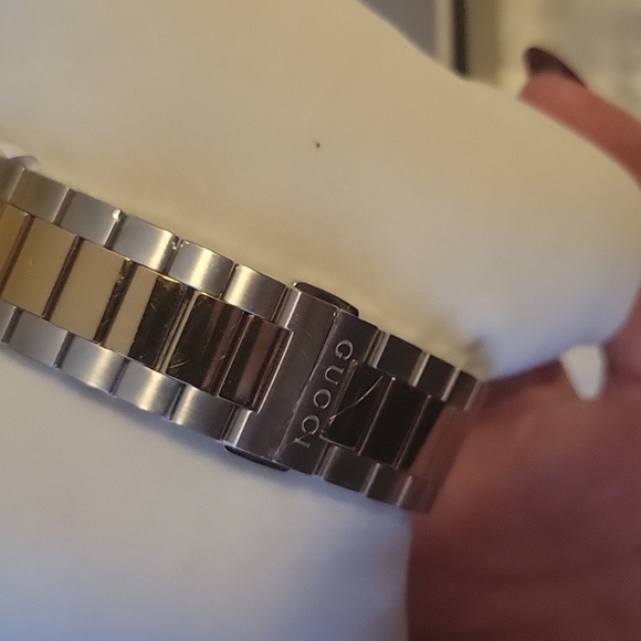 Authentic Gucci watch PRICE IS STERN/willing to trade - Picture 4 of 12